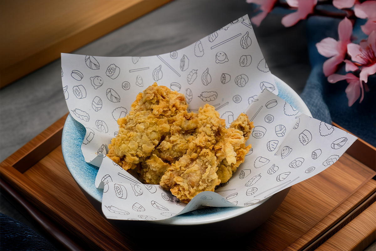 Qarsildoq klyardagi tovuq qanotlari