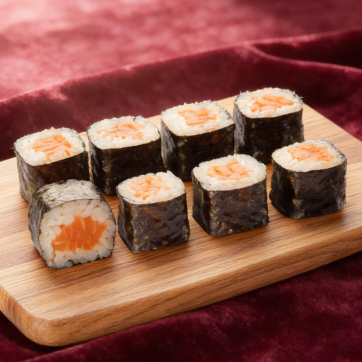 Maki with salmon 8 pcs.